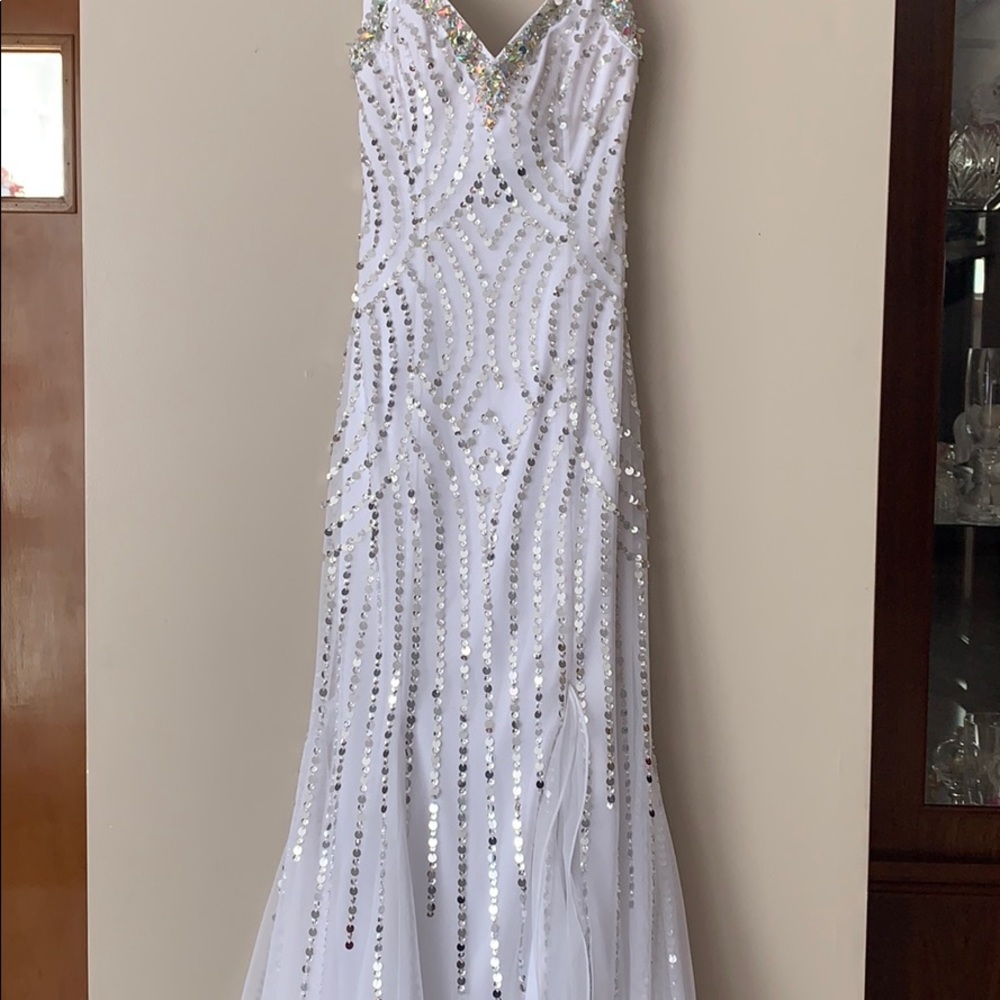 Prom dress - Picture 2 of 6